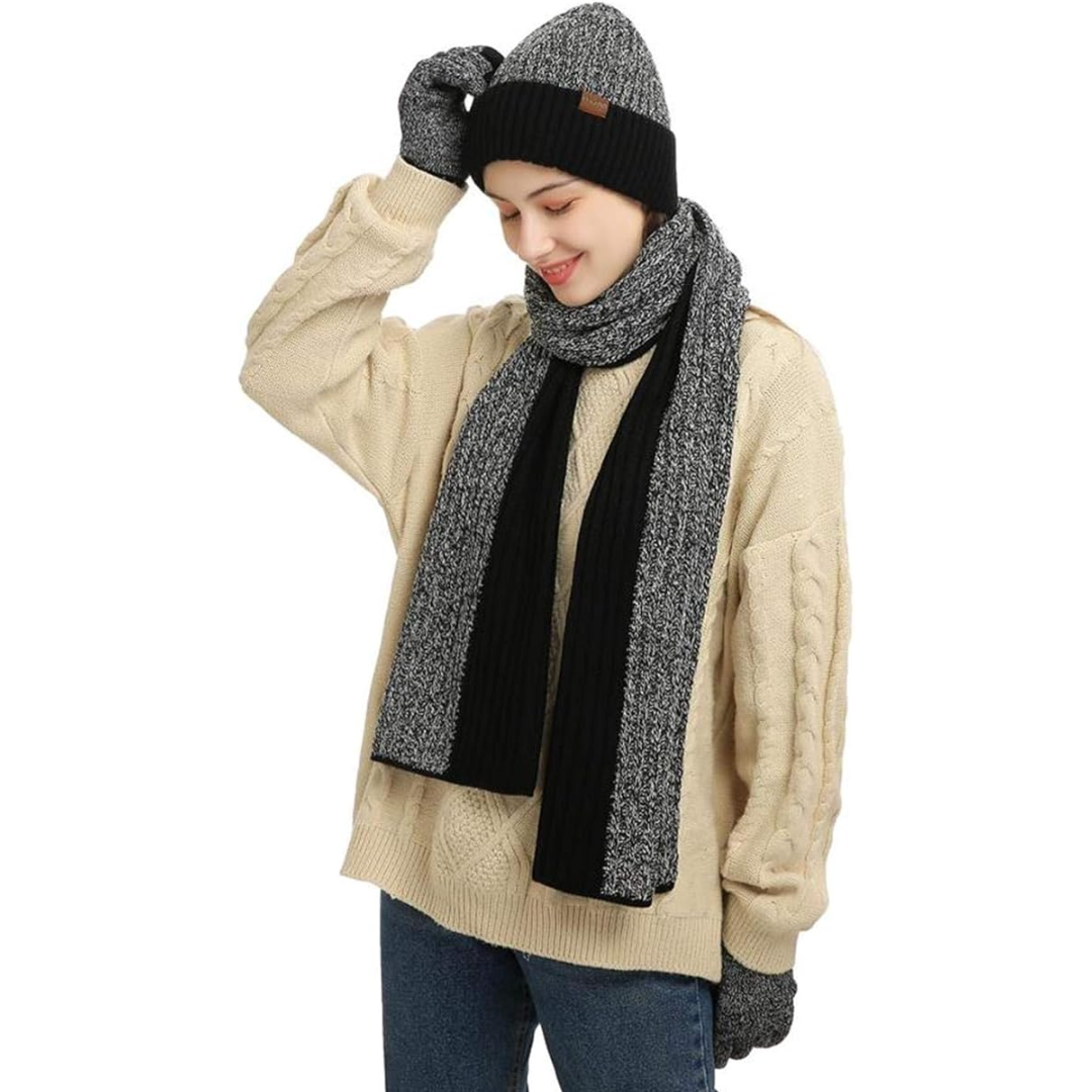 Herrset med mysig stickad mössa och termiska handskar – Vinteressentiella