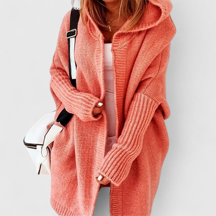 Evadne | Kofta med huva, öppen front och fladdermusärm – oversized-modell med ribbade muddar
