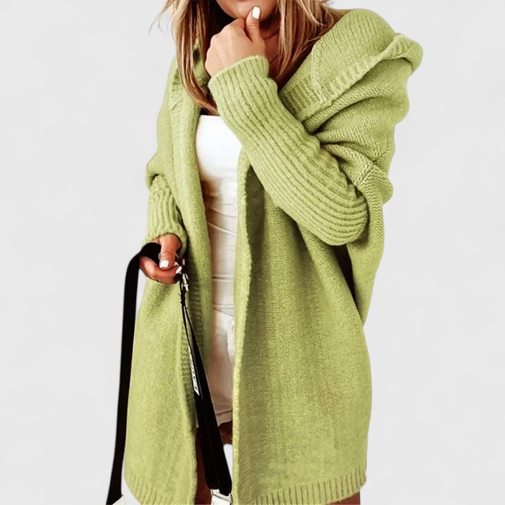 Evadne | Kofta med huva, öppen front och fladdermusärm – oversized-modell med ribbade muddar