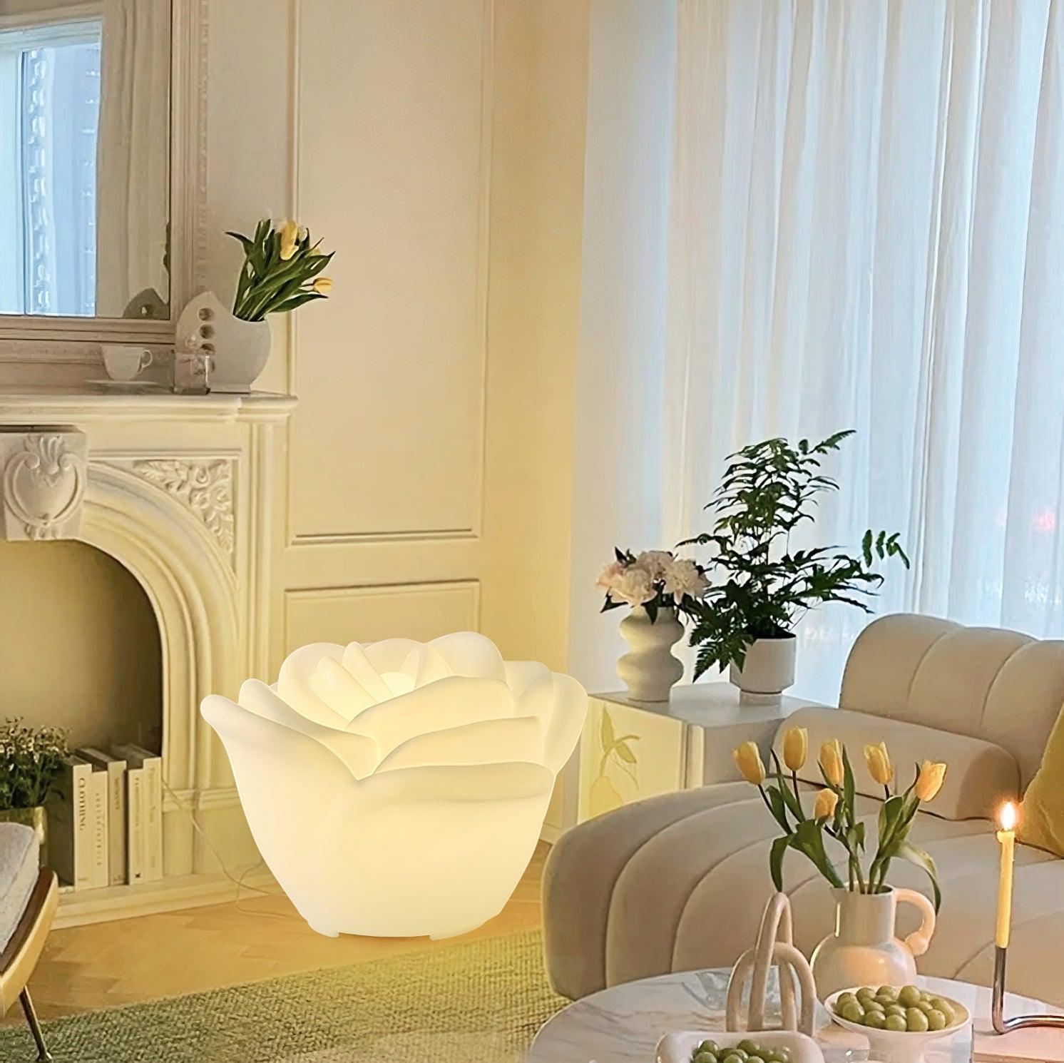 Graciös LED-lampa med kronblad - Vit rosinspirerat ljus