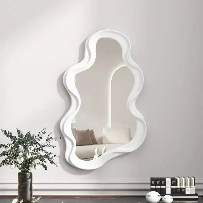 AuraGlow Cloud sminkspegel – Estetisk abstrakt design