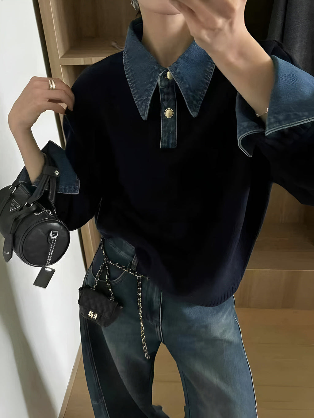 Amavelle | Stickad tröja med chambraykant och denimkrage - Kontrastfärgad slagtröja