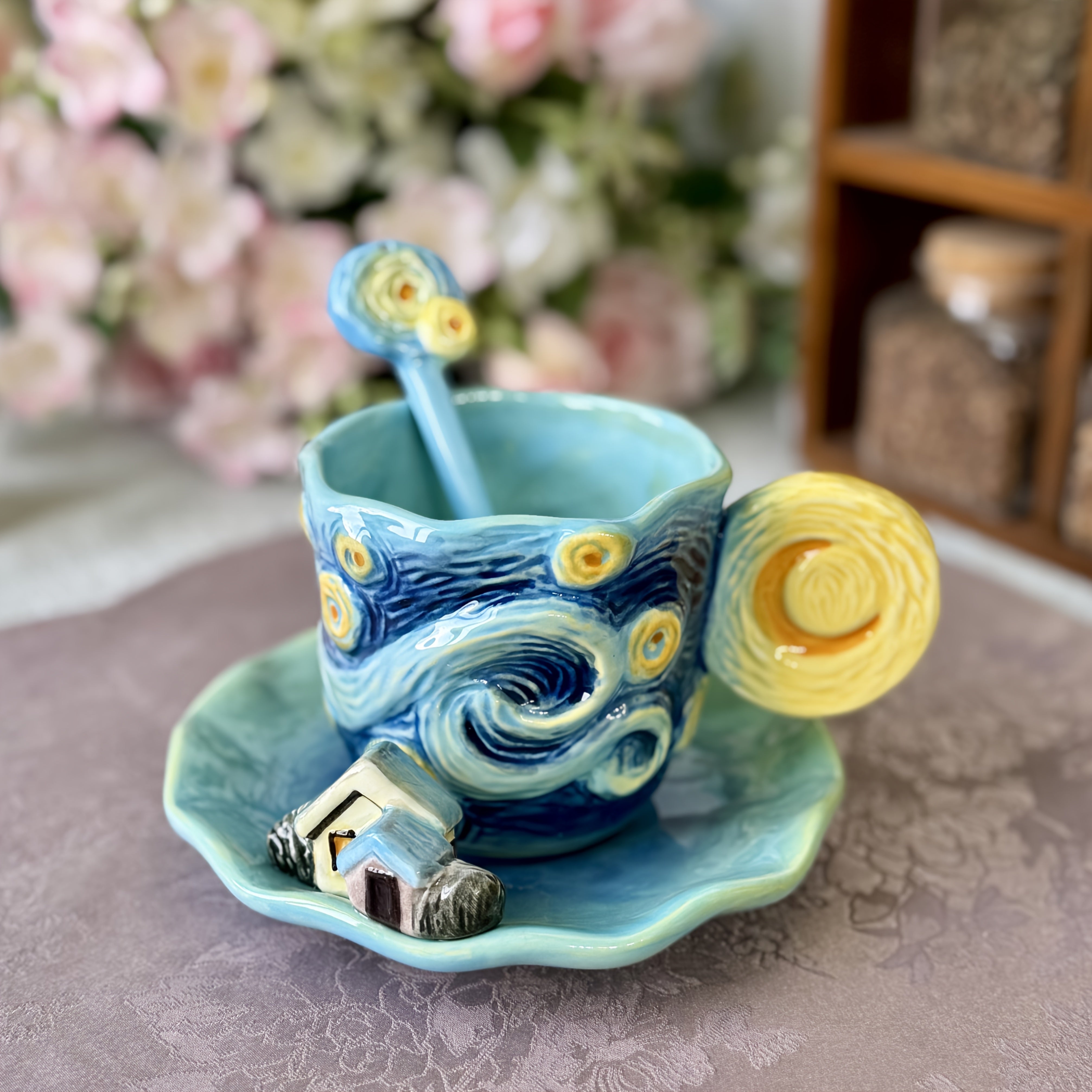 Künstlerische Teetasse und Untertasse aus Keramik im Van-Gogh-Stil