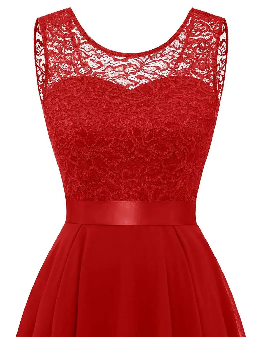 Amelisse | Elegant klänning med asymmetrisk fåll - Elegant bröllopsgäststil