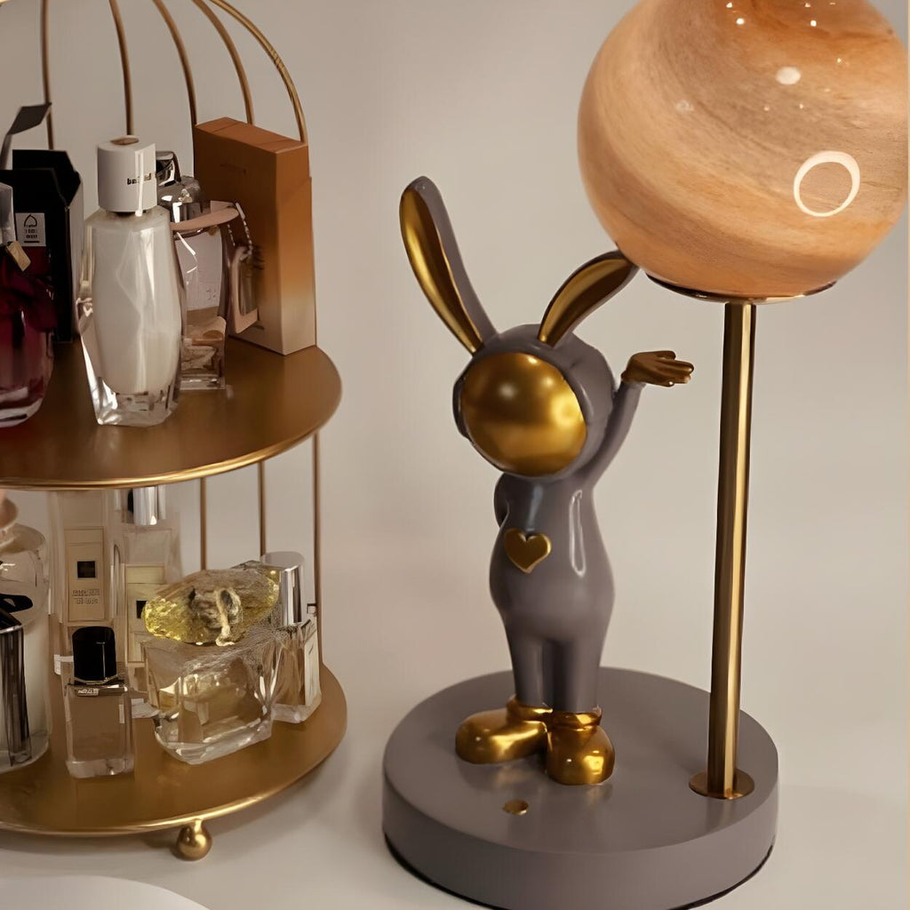 Nyckfull Bunny Globe-bordslampa med glasskärm och metallfot