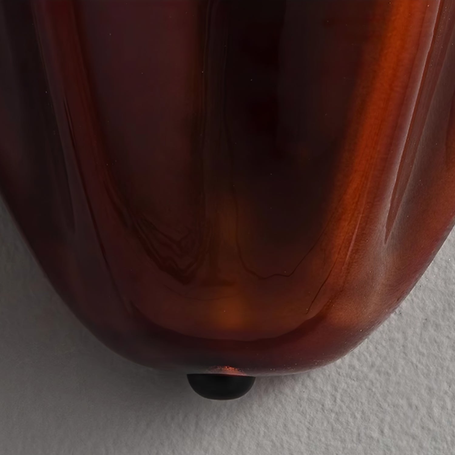 Vägglampa med blommotiv – Elegant kronbladsinspirerad lampa