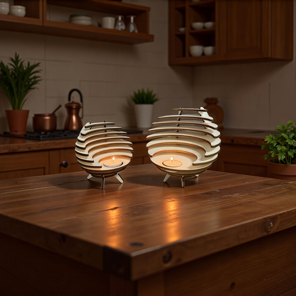 Handgjord ljusstake i trä med halvmåne – Rustik halvcirkeldekor