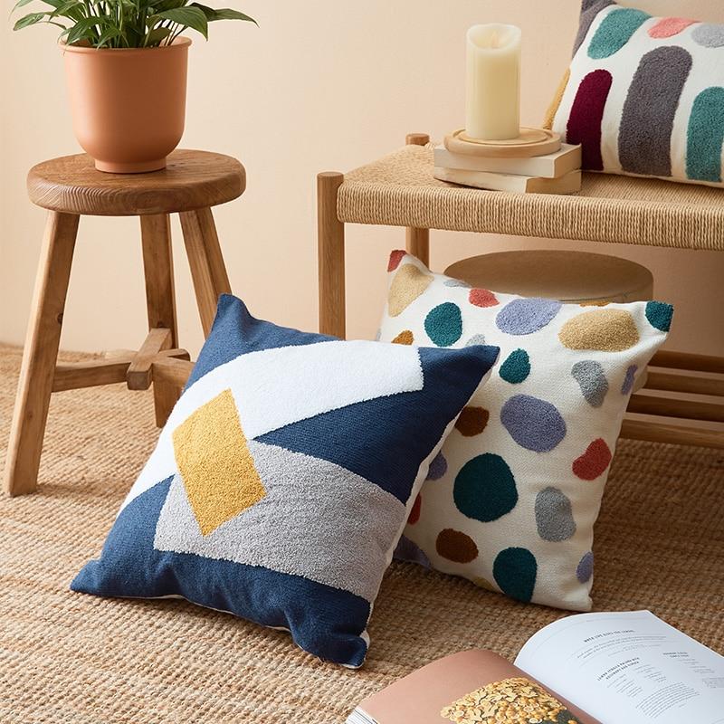 Broderade kuddar i bohemisk stil – Dekorativa kuddar med abstrakt mönster för vardagsrum och sovrum