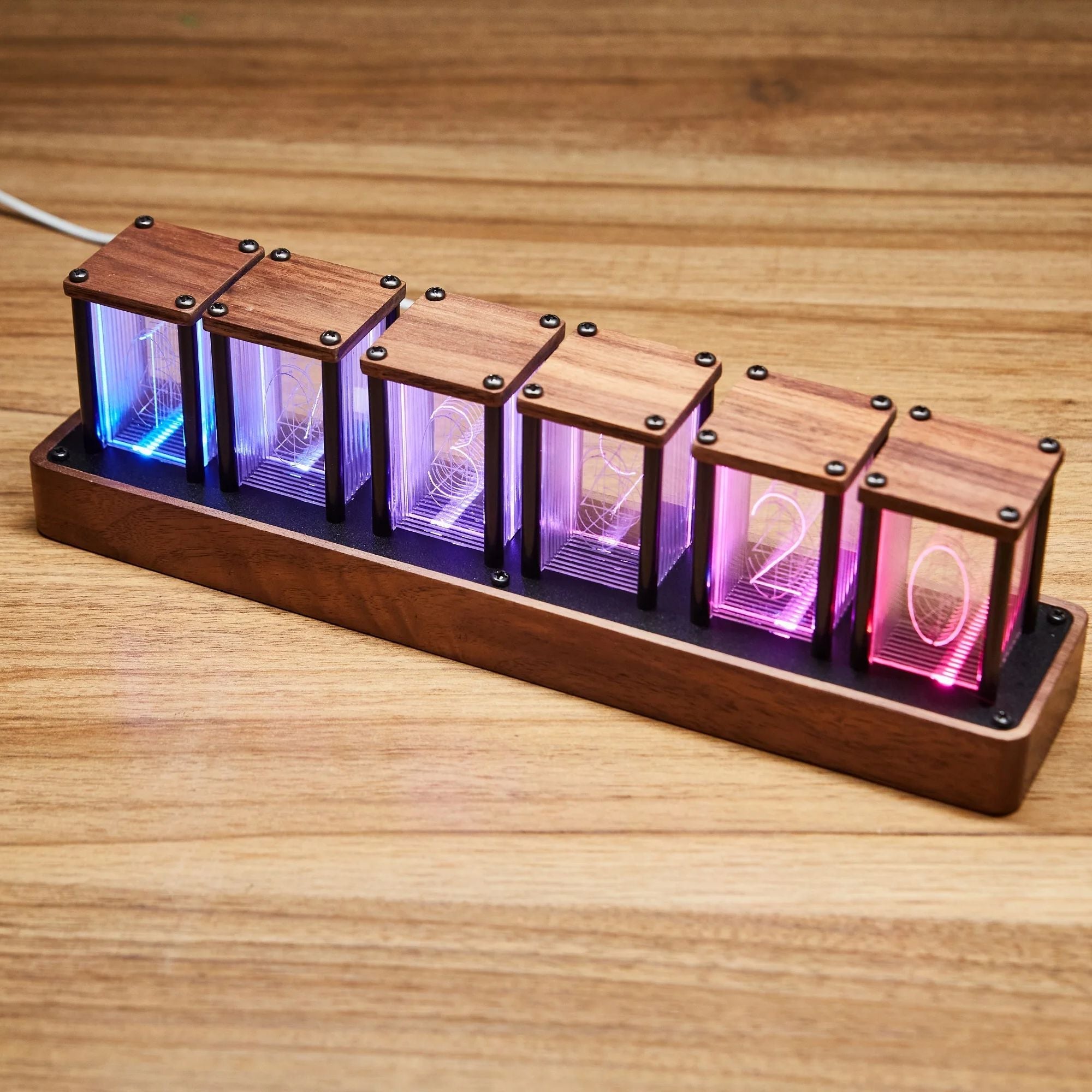 GlowEra – Retroinspirerad LED Nixie-rörklocka