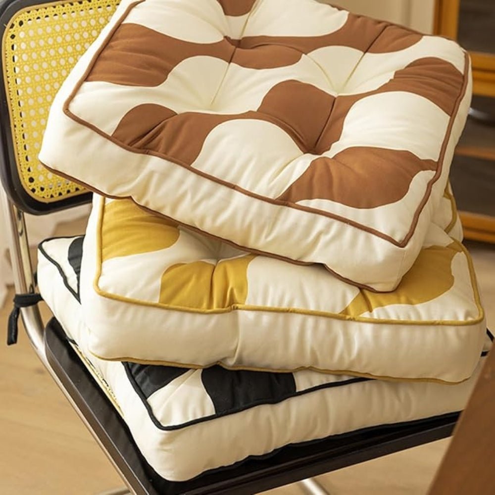 Konstinspirerad kudde med virvelmönster - Vardagsrum och sovrumsinredning