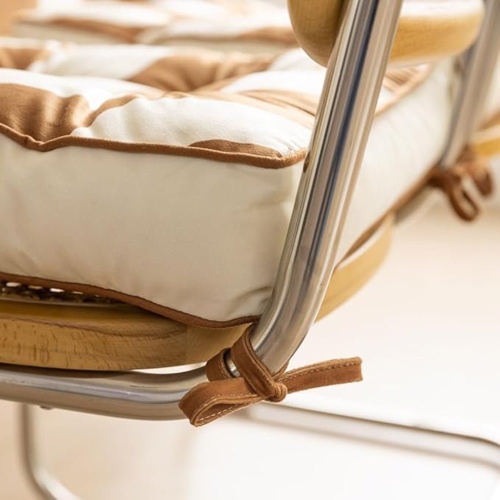 Konstinspirerad kudde med virvelmönster - Vardagsrum och sovrumsinredning