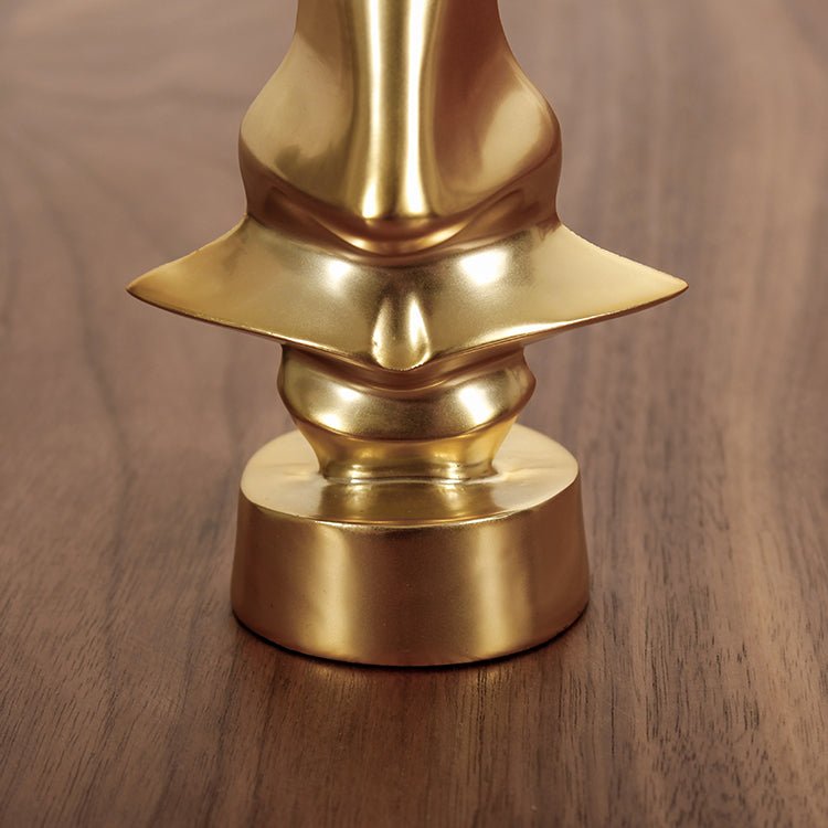 Minimalistisk guldfärgad metallkonst – Unik bord- och hylldekor