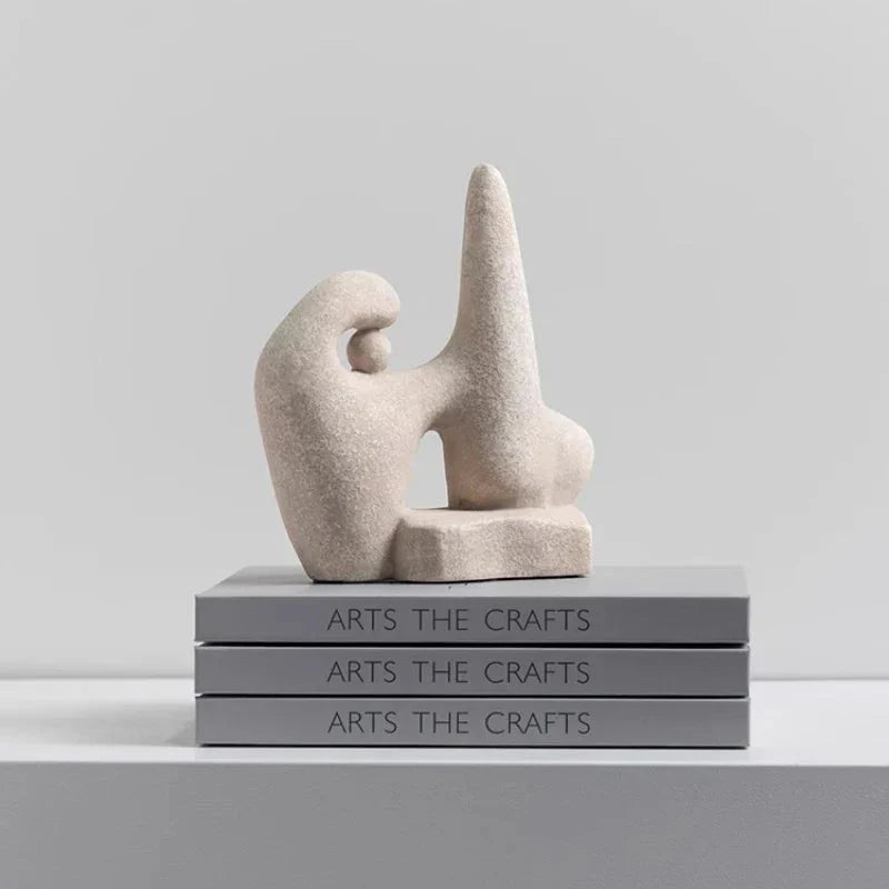 Minimalistisk modern resinskulptur – Dekorativ keramik och resinkonstaccent