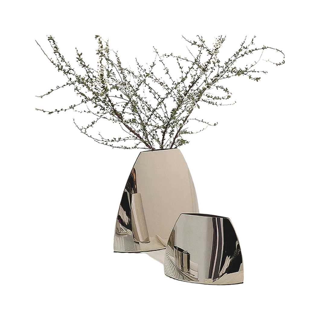 Böjd metallvas – Modern minimalistisk heminredning