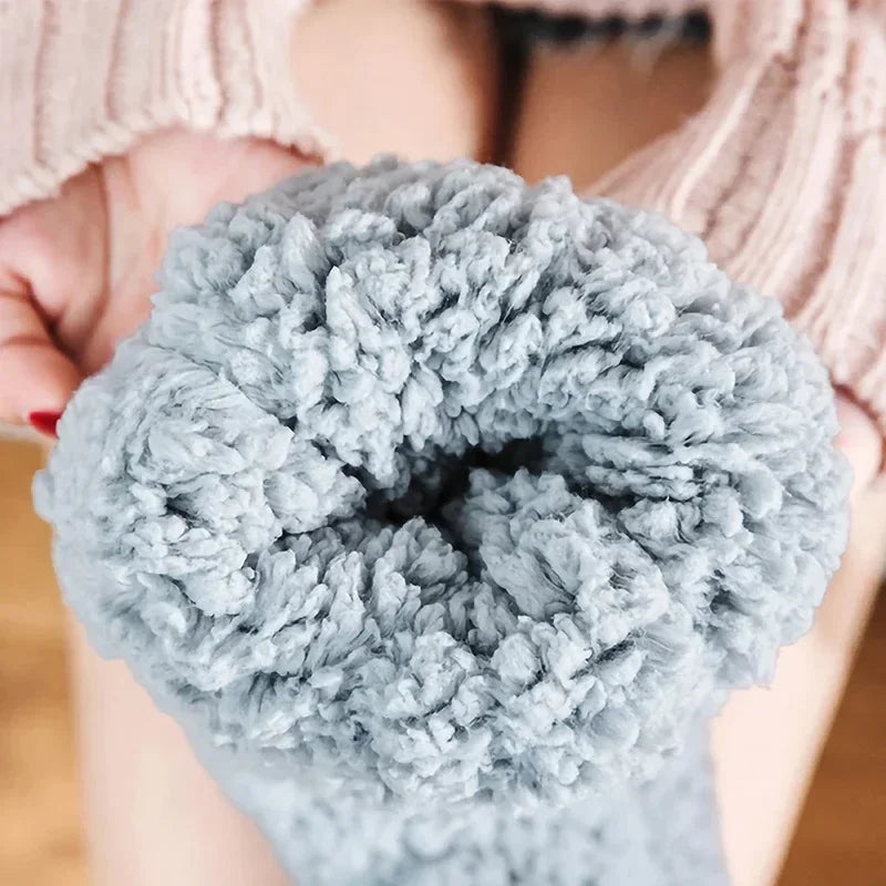 Fluffiga termosockor – Bekväm och värmende för hemmet och sömnen