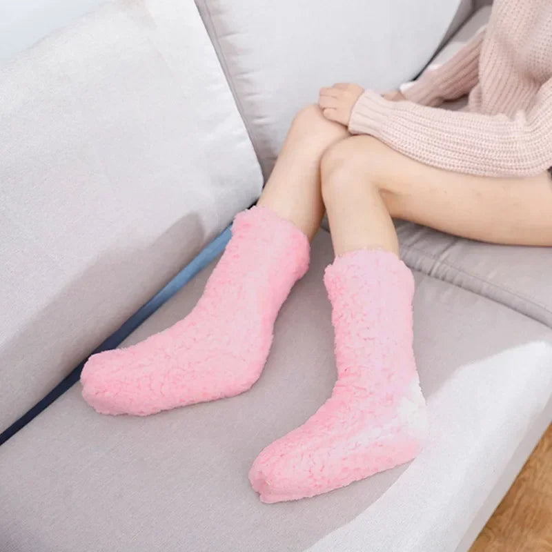Fluffiga termosockor – Bekväm och värmende för hemmet och sömnen