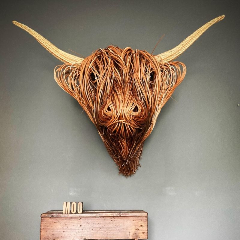 Väggskulptur i lantlig stil – Dekorativt uttalande av organisk fiber