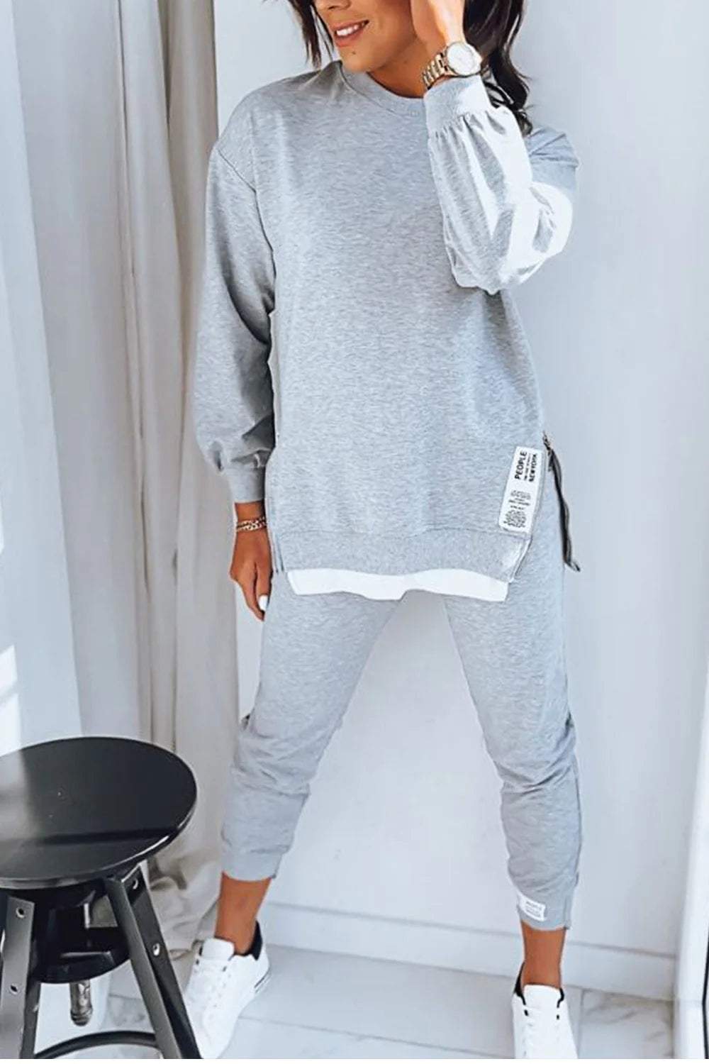 Mysig tvådelad sweatshirt och stretchleggings för kvinnor