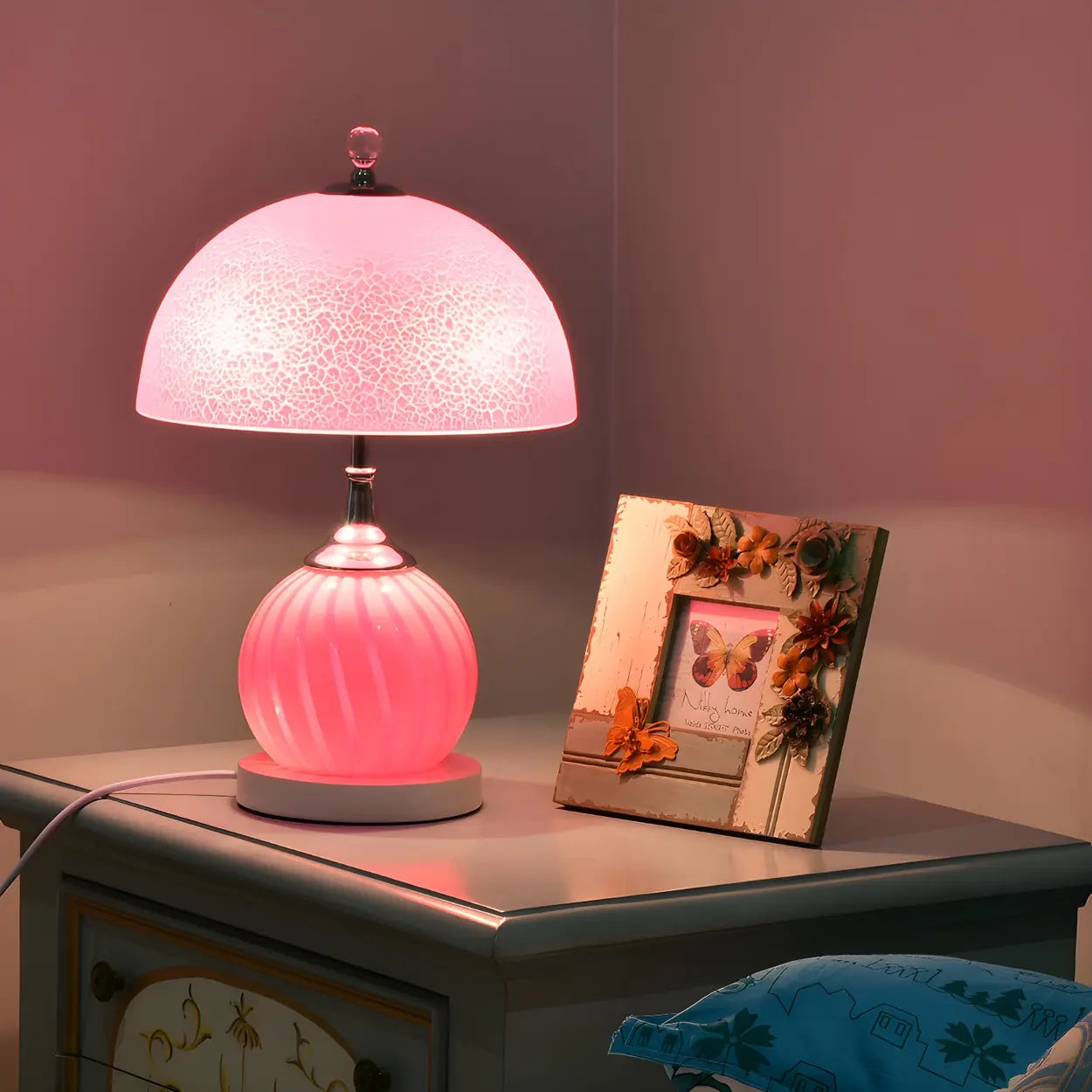 Modern globformad bordslampa med kupolformad glasskärm – Minimalistisk hembelysning