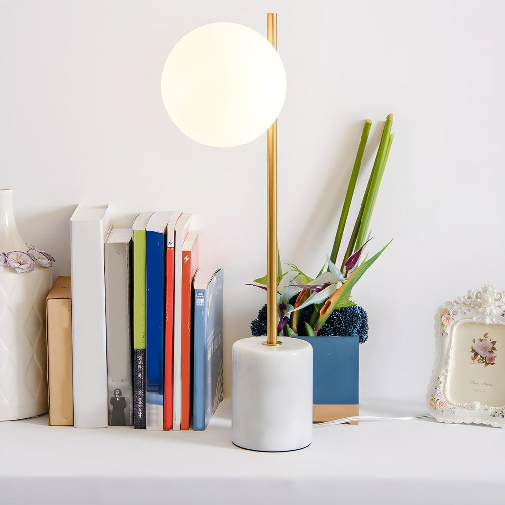 Modern marmor skrivbordslampa – Snygg klotformad skärm för stämningsbelysning