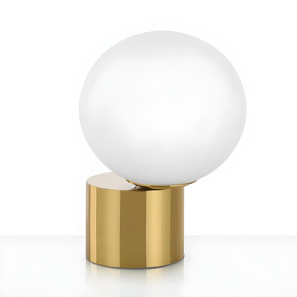 Modern globbordslampa i glas med guldfärgad pelarfot – Elegant hem- och kontorsbelysning