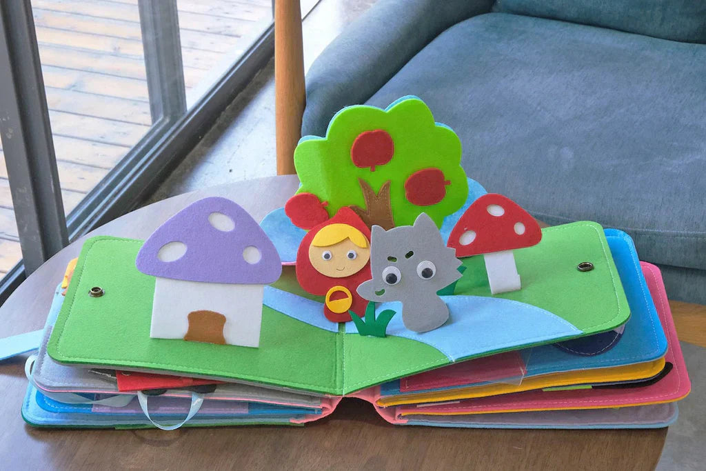 Montessori-aktivitetsbok med filt – interaktivt lärande och berättarkul för barn