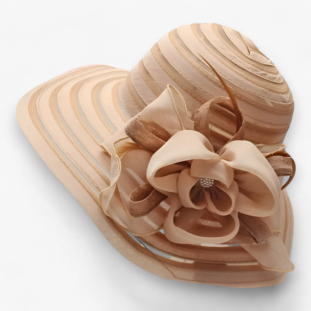 Snygg damhatt i organza med bred brätte – Snyggt solskydd för sommaren utomhus