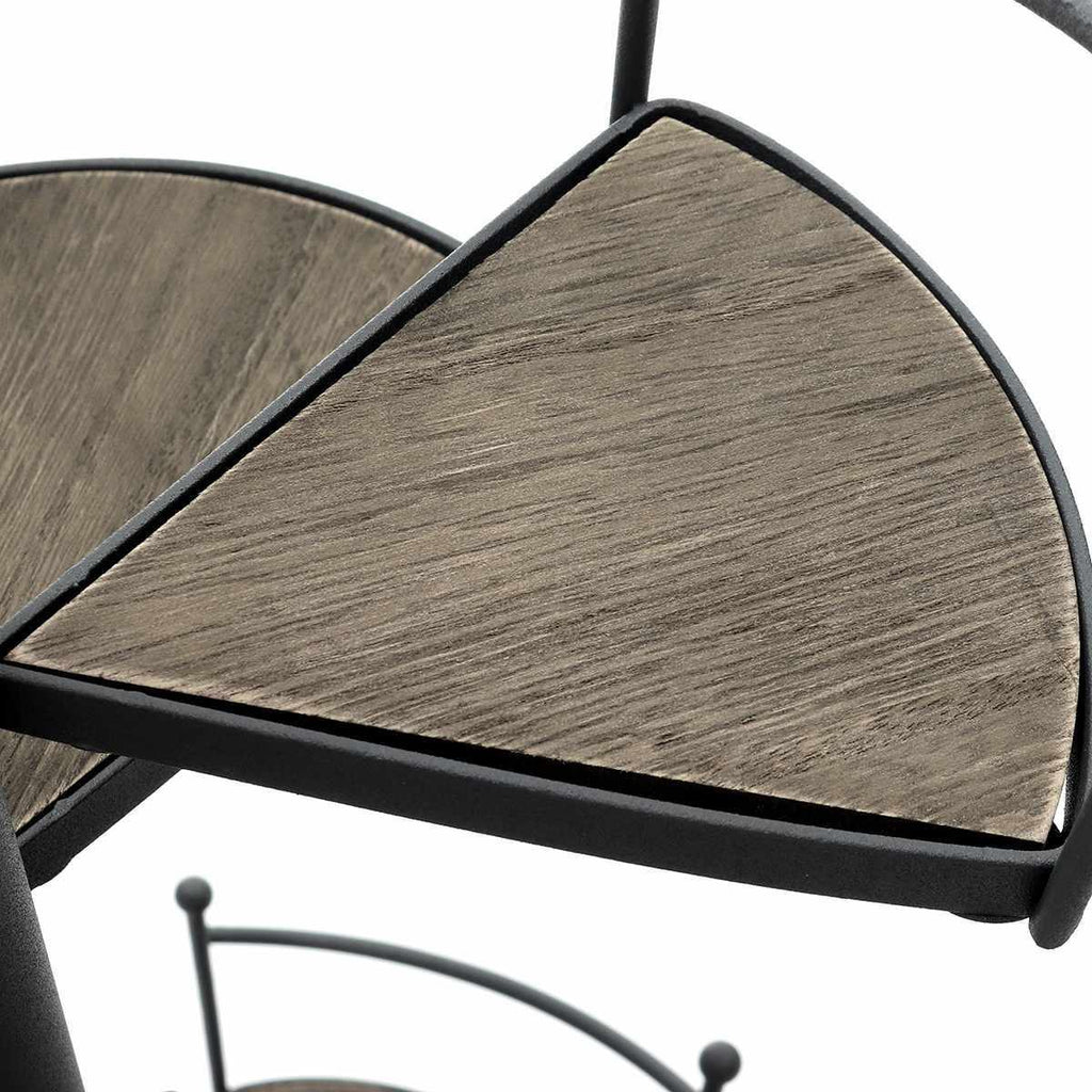 Järnväxtställ med spiraltrappa