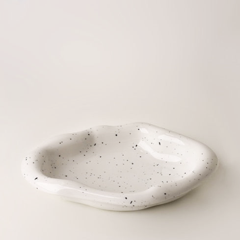 Kromadekorerad keramisk serveringsbricka – Elegant snacks- och förrättstallrik