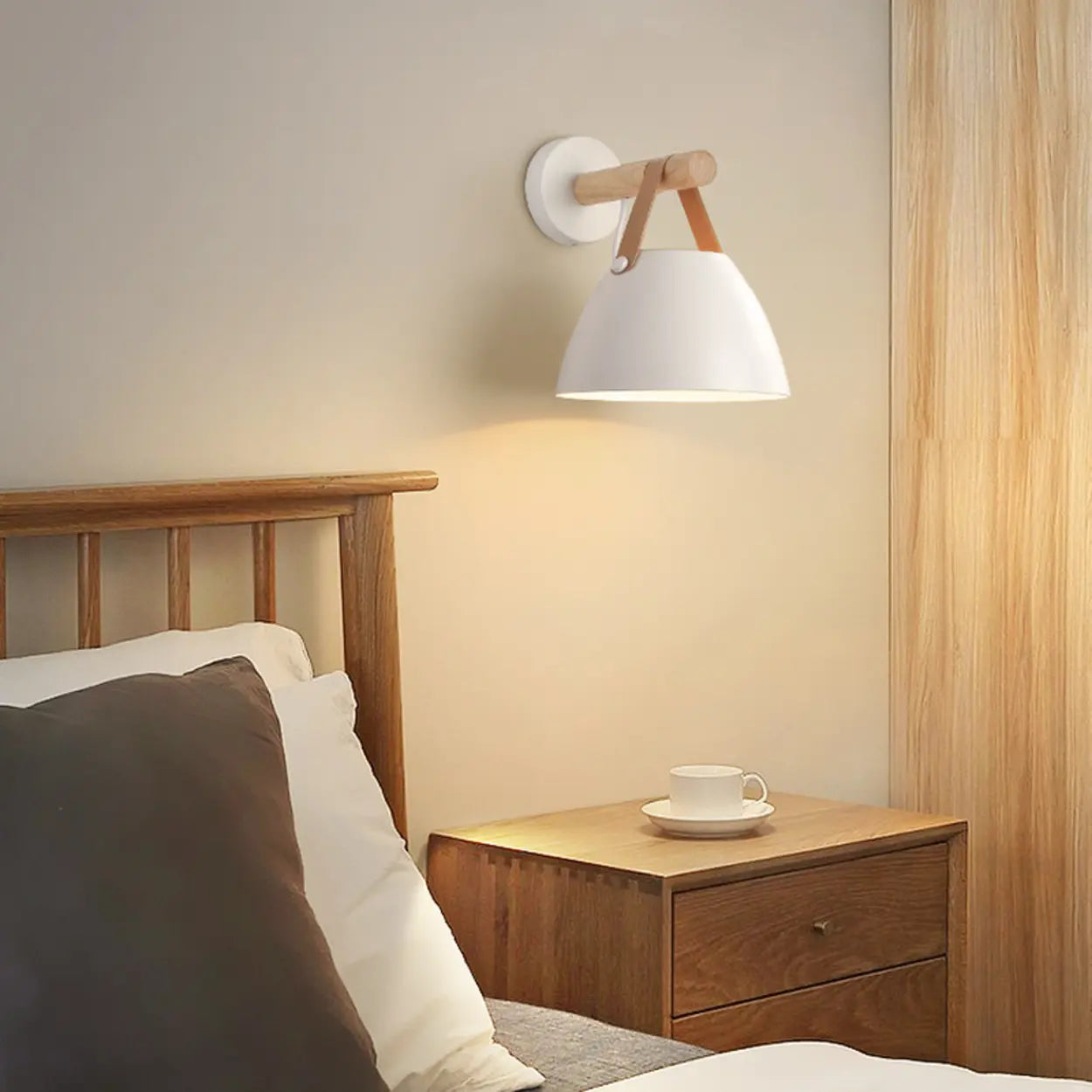 Nordisk konvägglampa med läderrem – Modern minimalistisk belysning