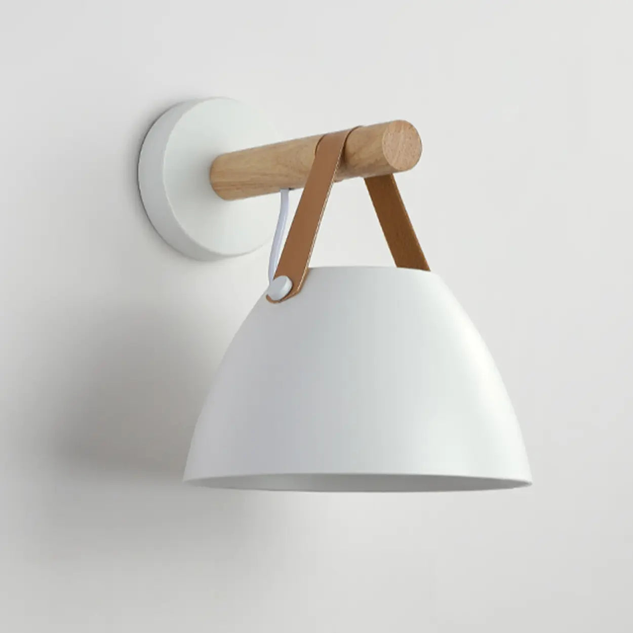 Nordisk konvägglampa med läderrem – Modern minimalistisk belysning