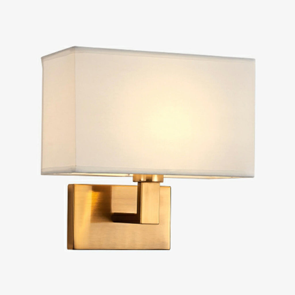 Modern vägglampa i tyg med skärm – Geometrisk design för sovrumsbelysning