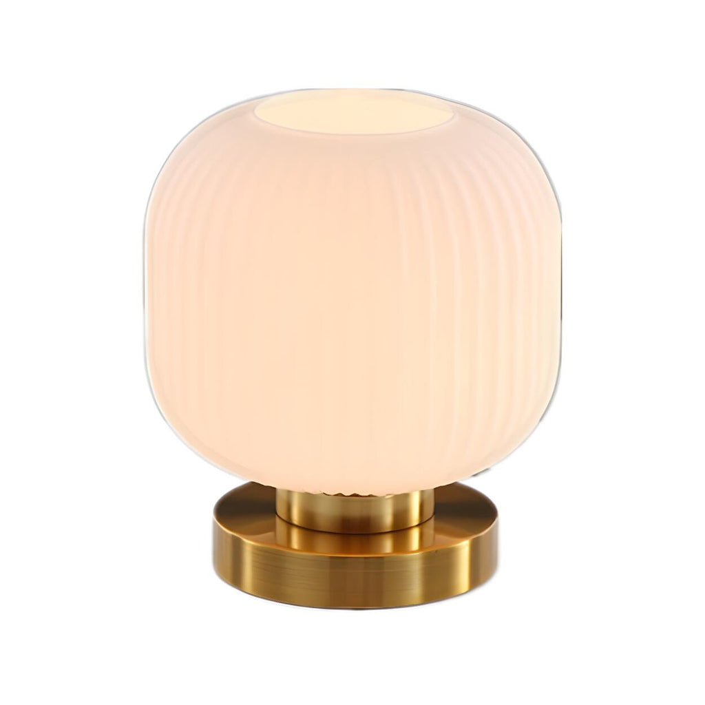 Modern geometrisk bordslampa i glas och mässing – elegant stämningsbelysning