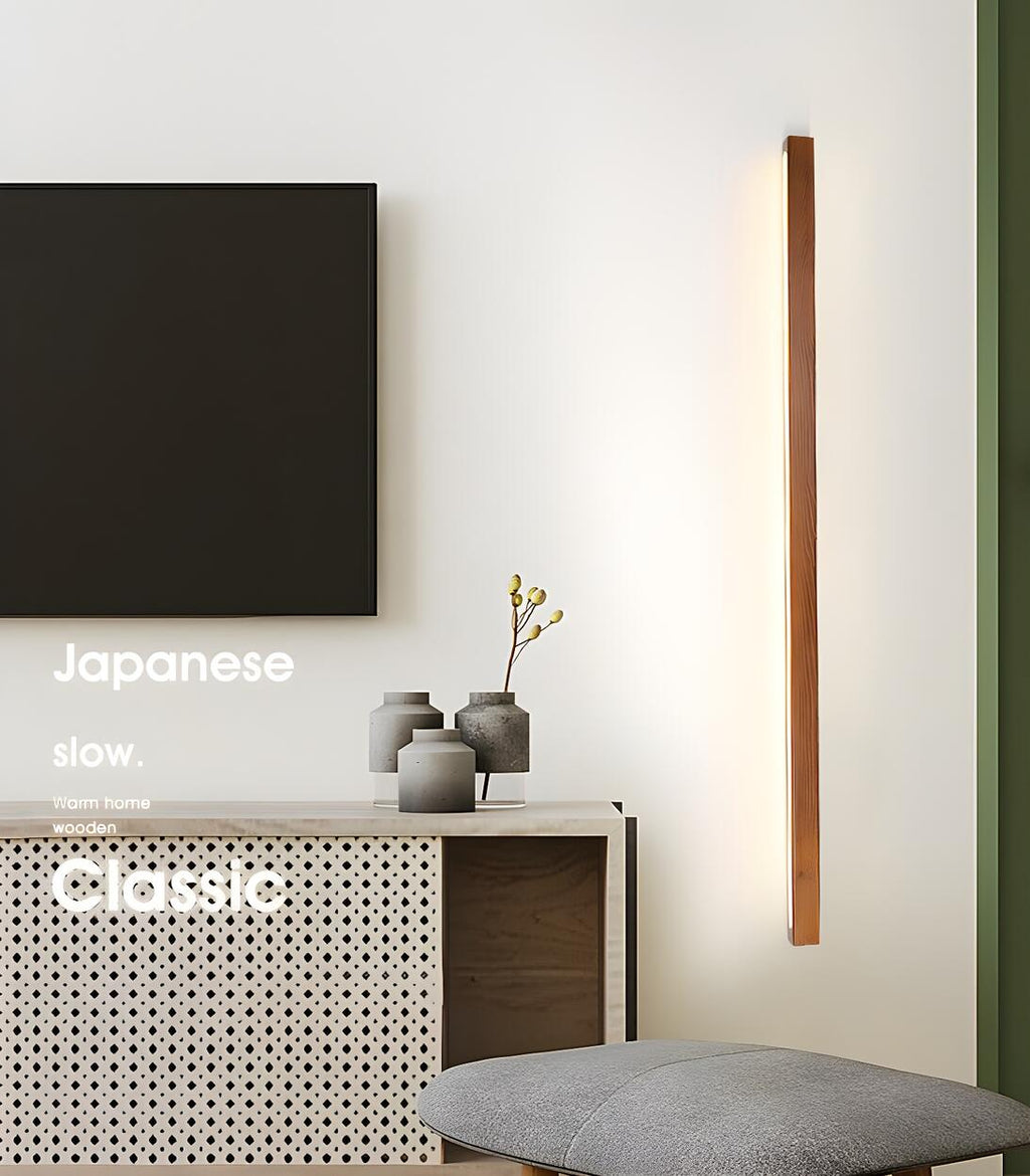 Minimalistisk LED-vägglampa med naturlig träfinish