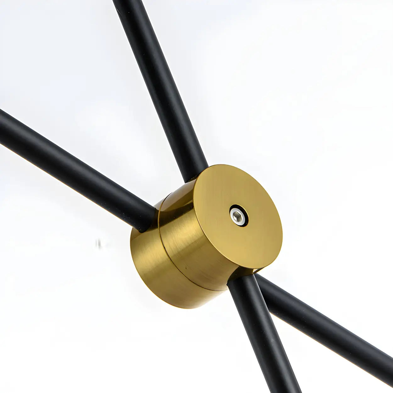 Modern guldfärgad bordslampa med justerbar pelarskärm – Snygg accentbelysning i metall