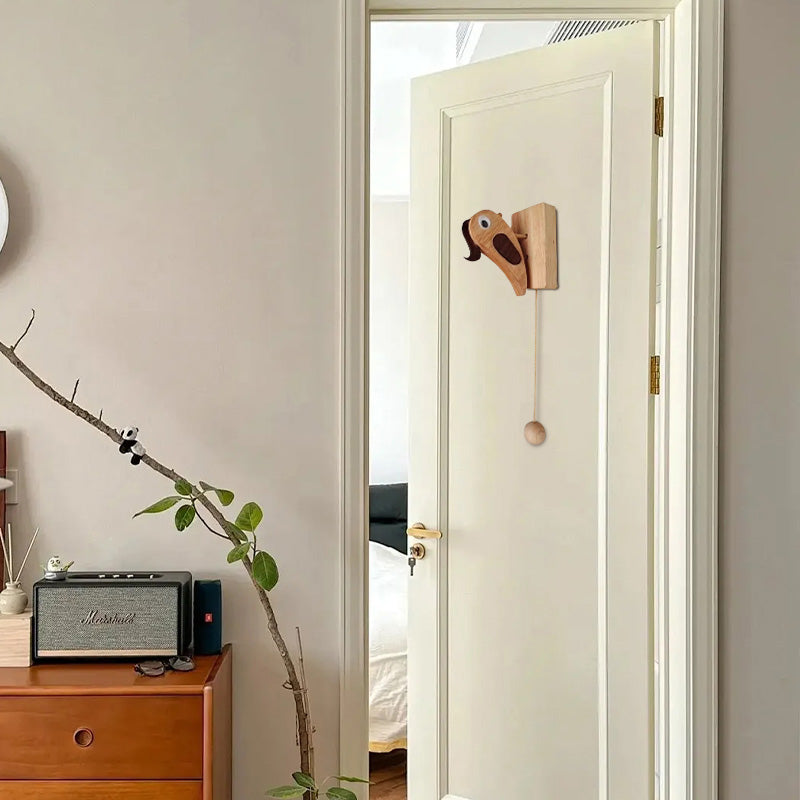 Handgjord dörrknackare i trä av hackspett – rustik dekorativ beslag