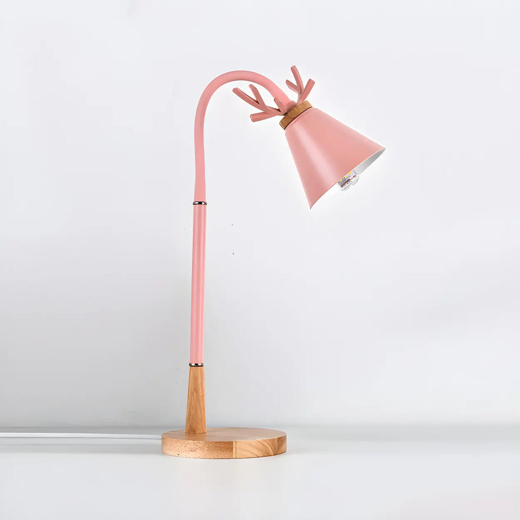 Rustik träbordslampa med horndetaljer och konisk skärm – Elegant heminredningsbelysning