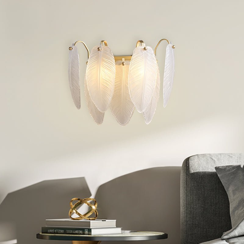 Fjäderinspirerad vägglampa - Elegant accentlampa för hemmet