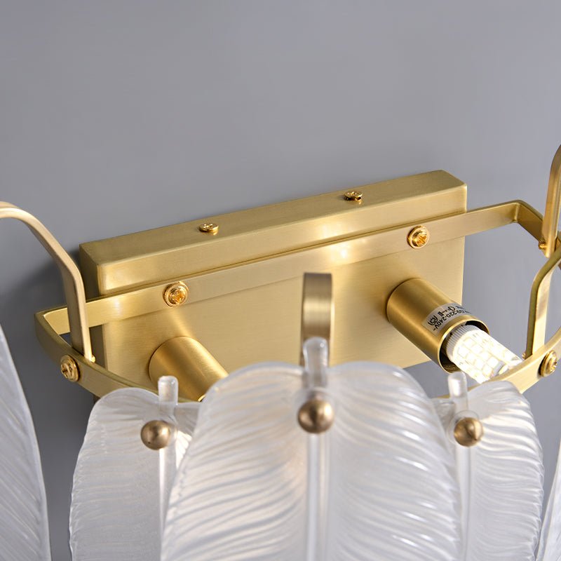 Fjäderinspirerad vägglampa - Elegant accentlampa för hemmet