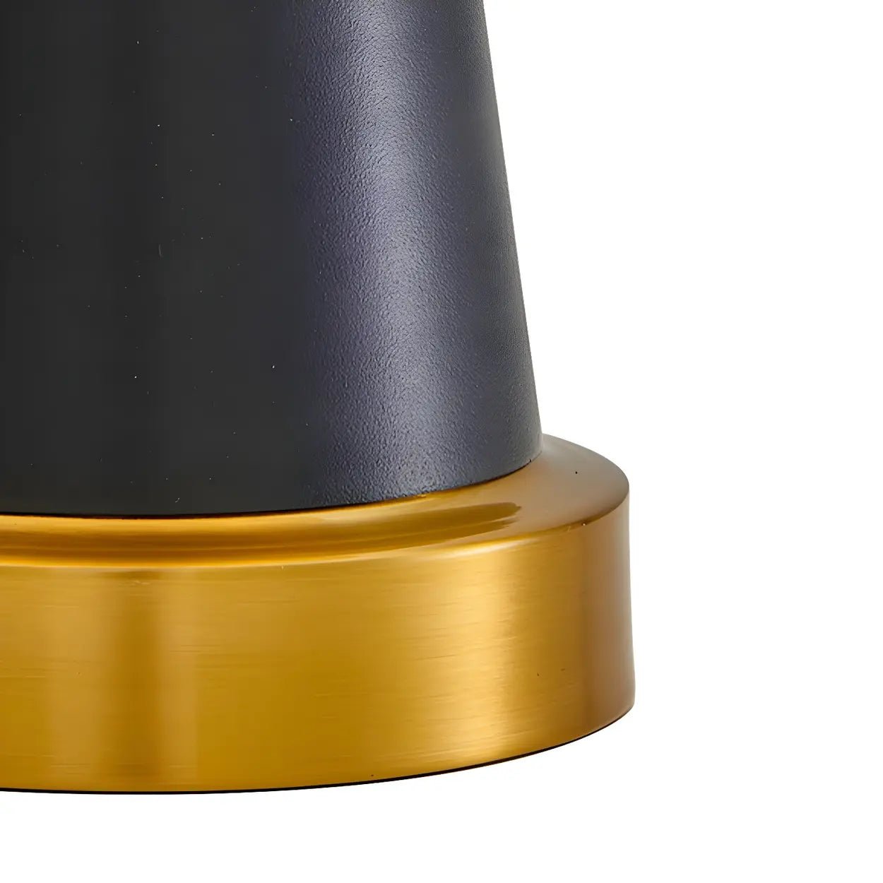 Retro bordslampa i metall med tygskärm – elegant accentbelysning för sovrum