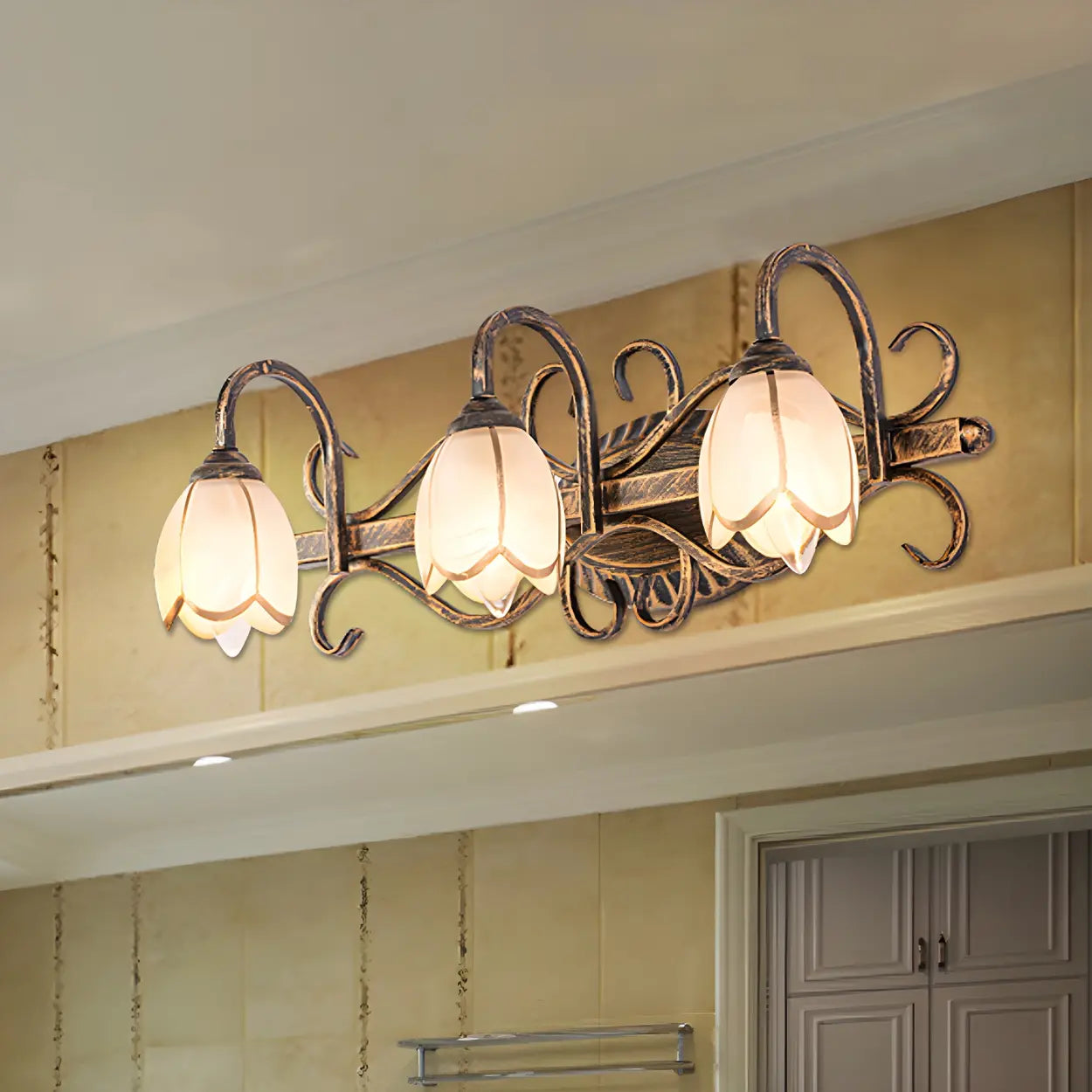 Vintage-stil Petal Vanity Light – Dekorativ badrumslampa med flera ljuskällor