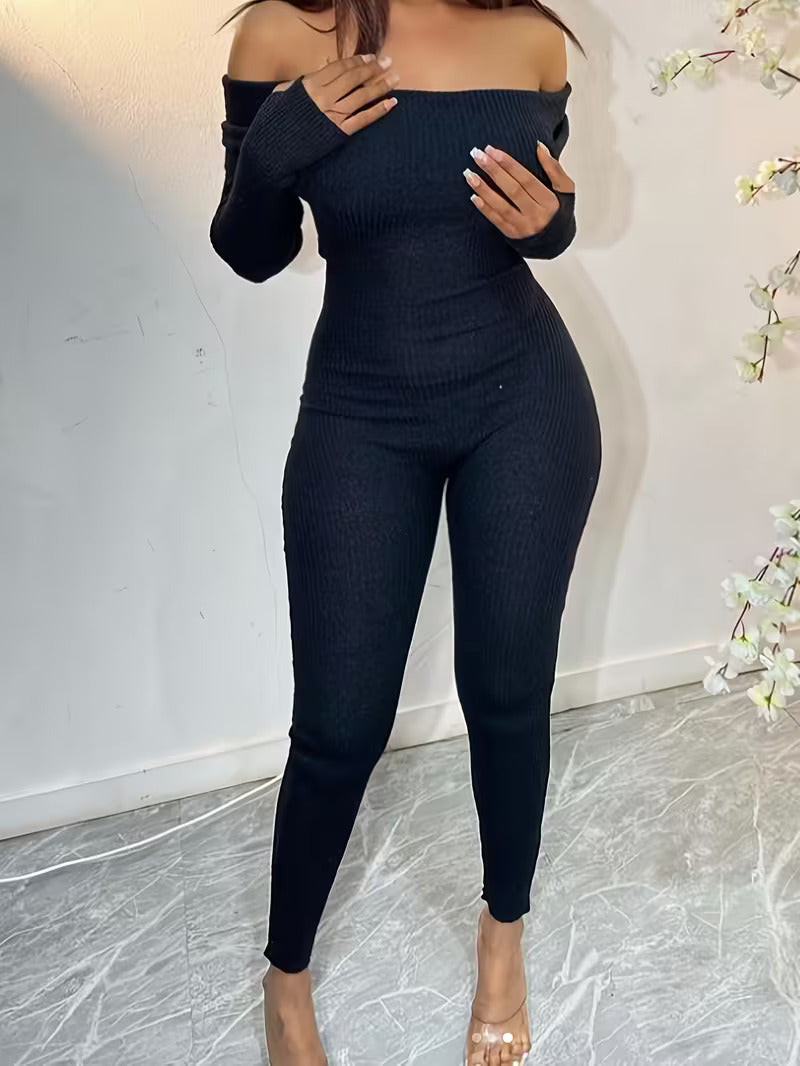 Dam Charm Off-Shoulder One Piece – Elegant, kroppsnära jumpsuit