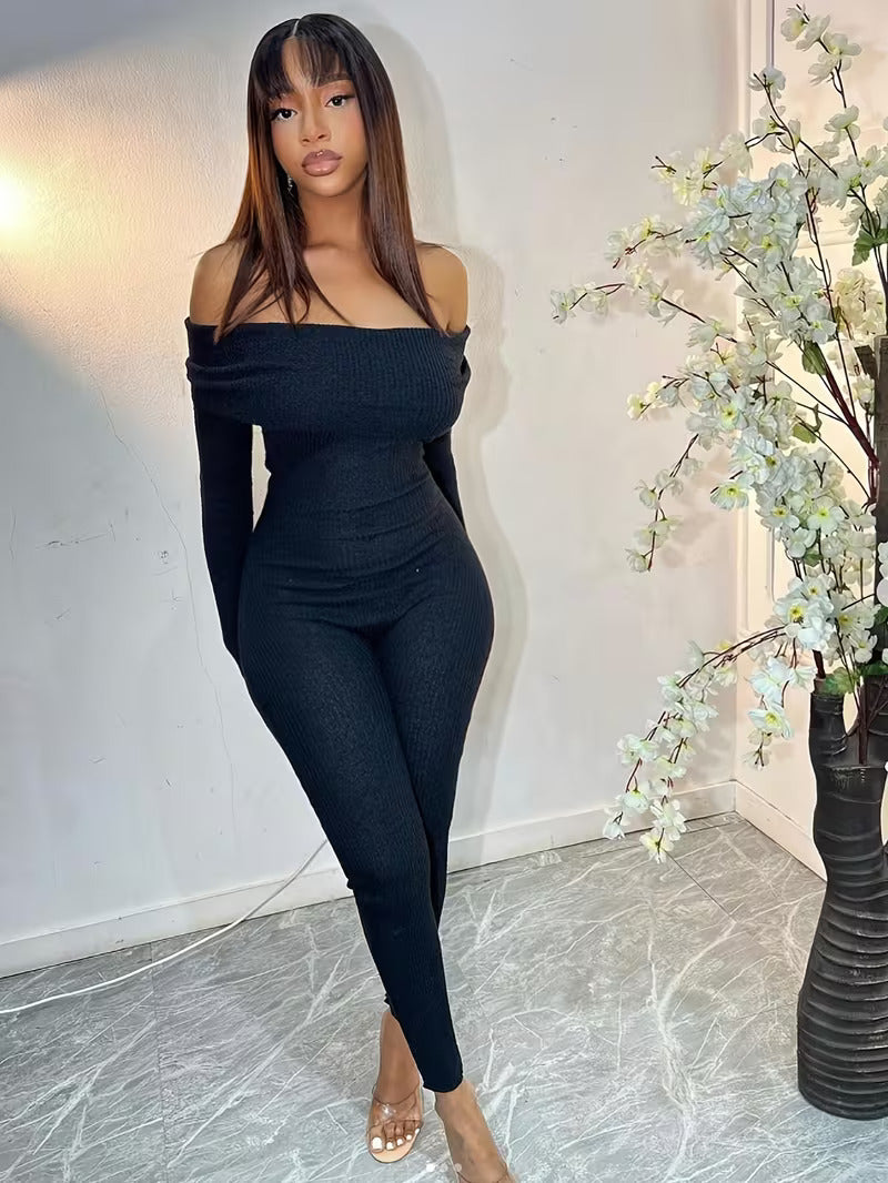 Dam Charm Off-Shoulder One Piece – Elegant, kroppsnära jumpsuit