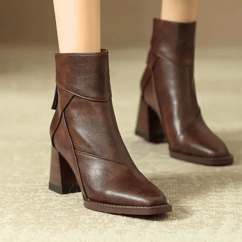 Leora | Ankelboots med dragkedja baktill och stapelhäl - Slitna korta skor