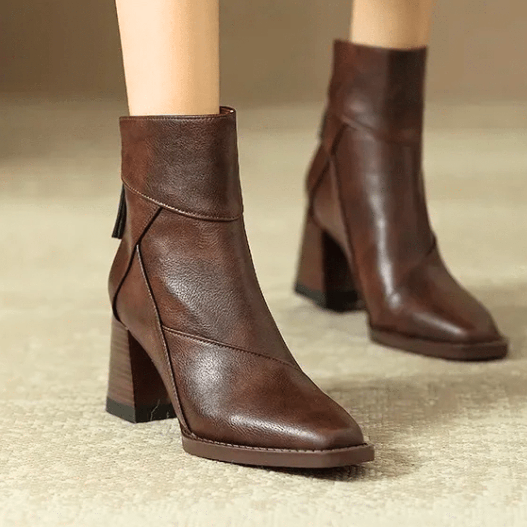 Leora | Ankelboots med dragkedja baktill och stapelhäl - Slitna korta skor