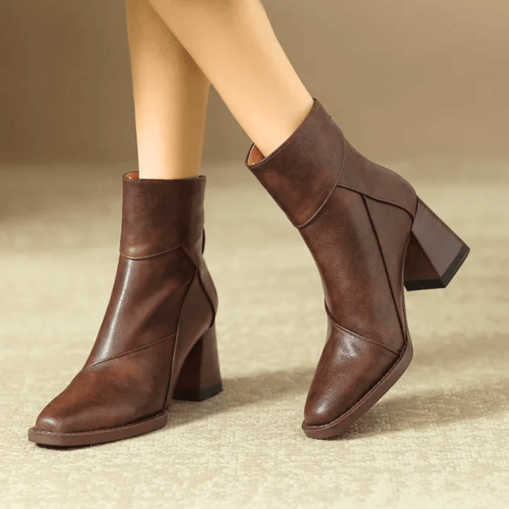 Leora | Ankelboots med dragkedja baktill och stapelhäl - Slitna korta skor