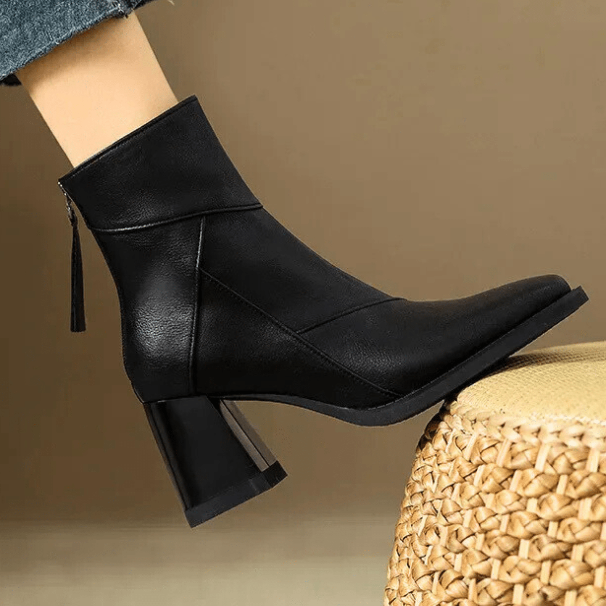 Leora | Ankelboots med dragkedja baktill och stapelhäl - Slitna korta skor