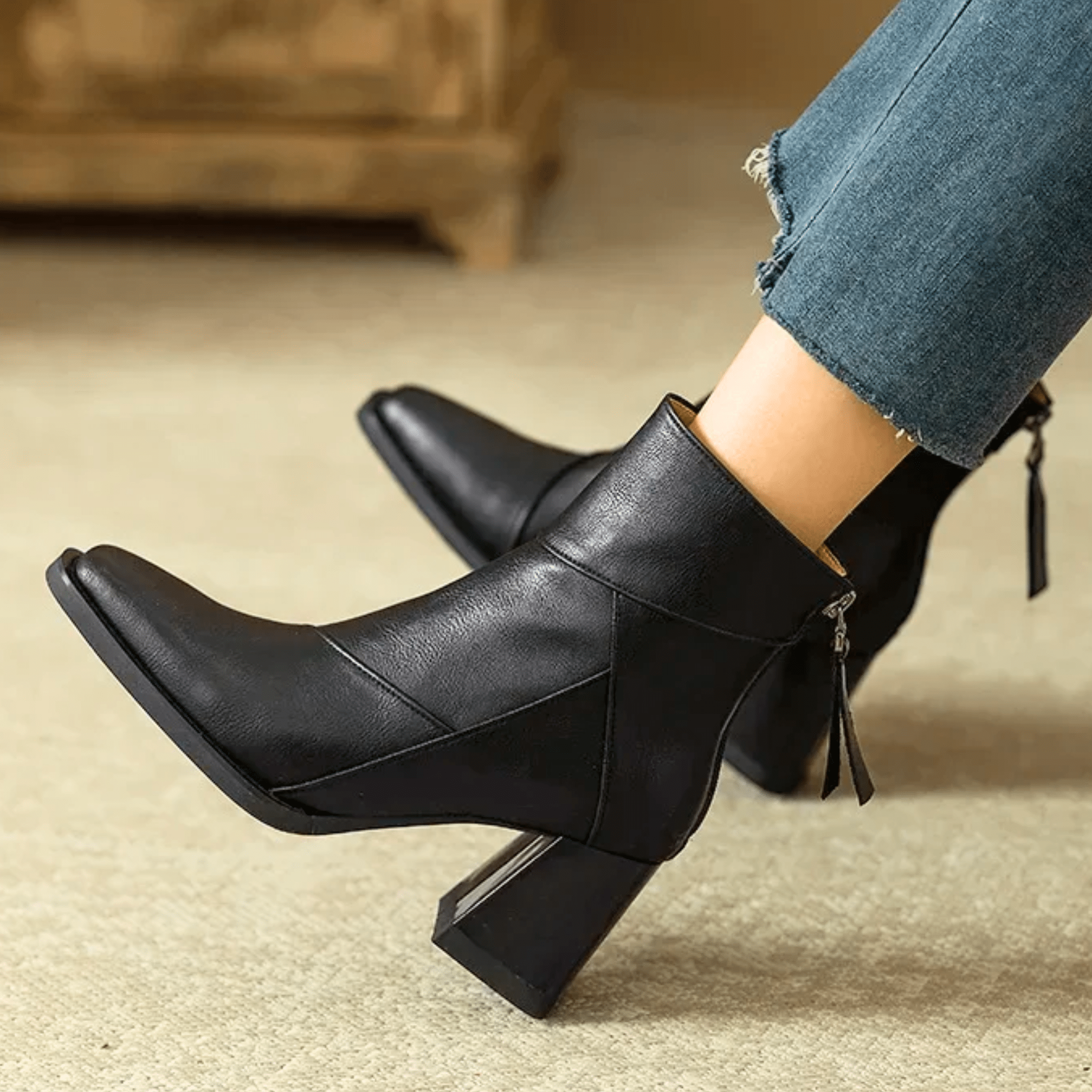Leora | Ankelboots med dragkedja baktill och stapelhäl - Slitna korta skor