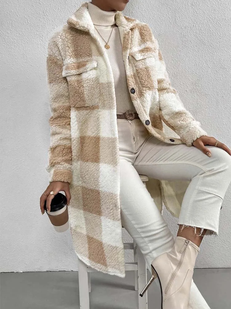 Elle | Rutig lång kappa med knappar framtill och bröstfickor - Klassiskt elegant statement-ytterplagg