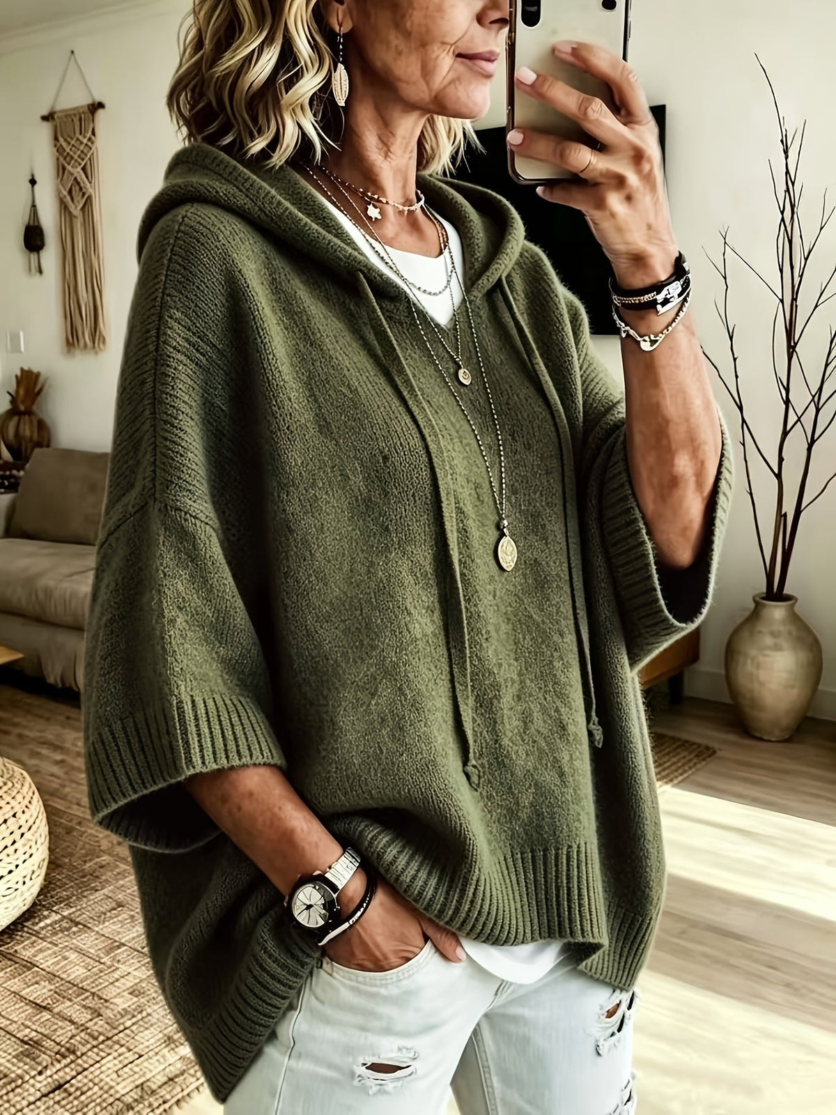 Catrine | Oversized huvtröja med dragsko – Stickat plagg med halvlång ärm och ribbade kanter